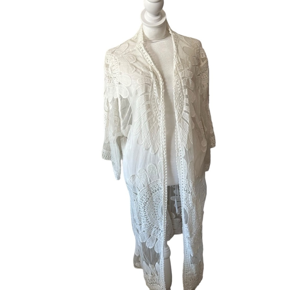 Young Contemporary Style apparel women's size XL white lace kimono